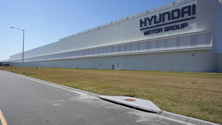 Cientos de trabajadores detenidos en una fábrica de Hyundai en Estados Unidos tras una redada de inmigración