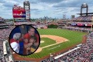 Fanática enfurecida de los Phillies persigue a un padre y le obliga a darle la pelota del jonrón de Barder que era de un niño