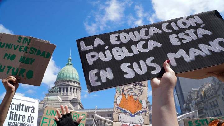 Tras el veto al financiamiento, universitarios convocan a un paro y nueva marcha federal