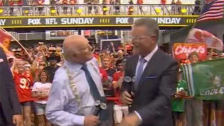 'What were you doing there?' - Fox NFL Sunday host asks Terry Bradshaw after he squared up to Howie Long during show
