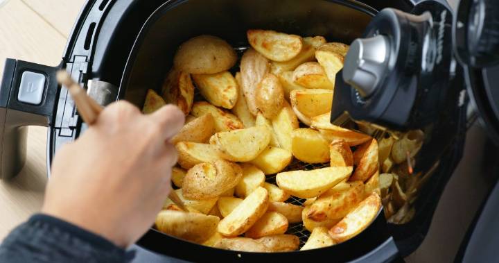 Cómo cocinar sin riesgos en la freidora de aire: 3 trucos de un experto