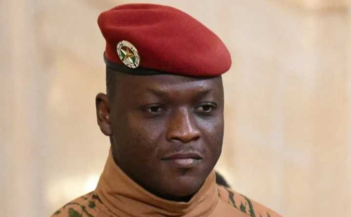 El Parlamento de Burkina Faso vota a favor de prohibir los actos homosexuales