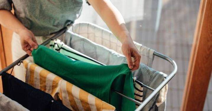 Experts reveal the most effective way to dry clothes indoors without heating