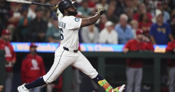 Arozarena's 4 RBIs lift Mariners over Cards 5-3 as Seattle closes within 1 game of AL West lead