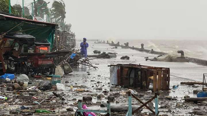El tifón Ragasa deja 17 muertos en Taiwán y toca tierra en el sur de China