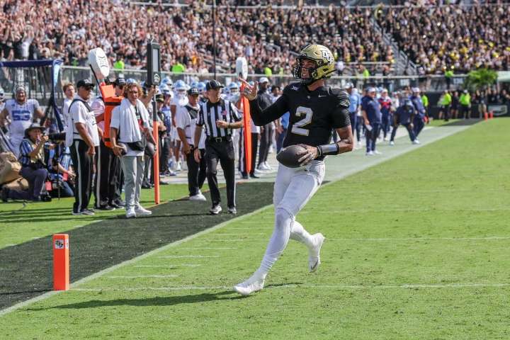 Deadspin | Tayven Jackson shines as UCF stays unbeaten with rout of UNC