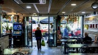 Detenidos dos hombres por disparar contra el dueño de un bar tras una discusión por una máquina tragaperras