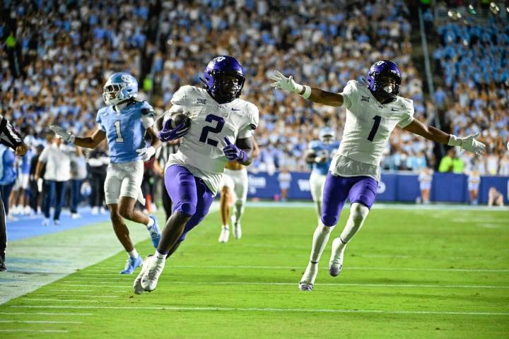 Deadspin | TCU RB Kevorian Barnes appears to injure leg against Abilene Christian