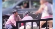 Un frutero retiene a un ladrón en el suelo hasta que llega la Policía, que lo deja libre tras identificarlo
