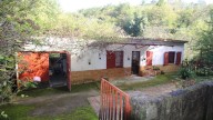 Venden por menos de 90.000 euros una casa independiente ideal para disfrutar del fin de semana en Gijón