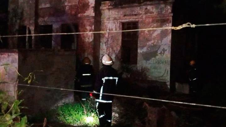 Añatuya: incendio en el ex Hospital Zonal generó alarma entre vecinos y autoridades