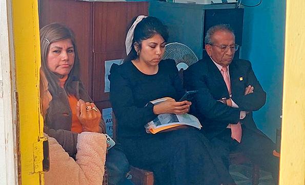 SINDICAN A EX TRABAJADORA JUDICIAL DE ESTAFAR A SERVIDORAS DE LA CORTE DEL SANTA CON FUERTES SUMAS DE DINERO