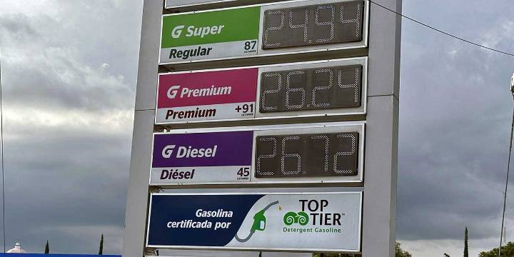 Mantienen la Magna a 24 pesos, pactan con gasolineros