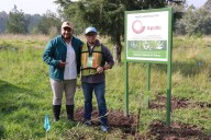 Química Apollo se suma a reforestación de predio en Toluca