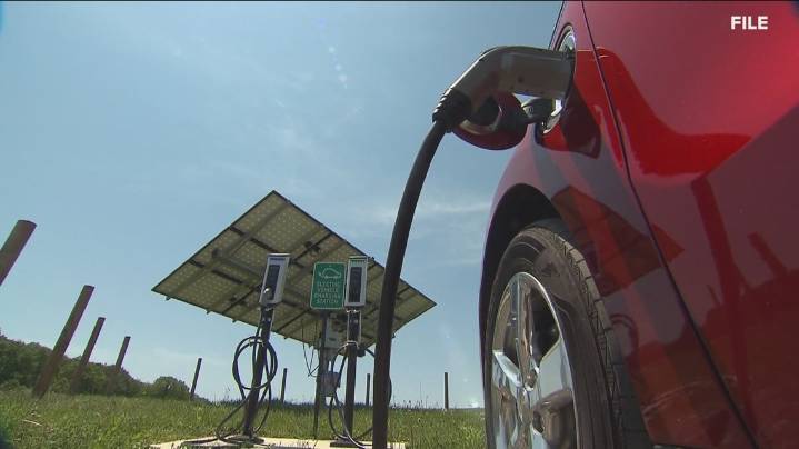 Idaho resumes plan to add more electric vehicle charging stations, following federal program freeze
