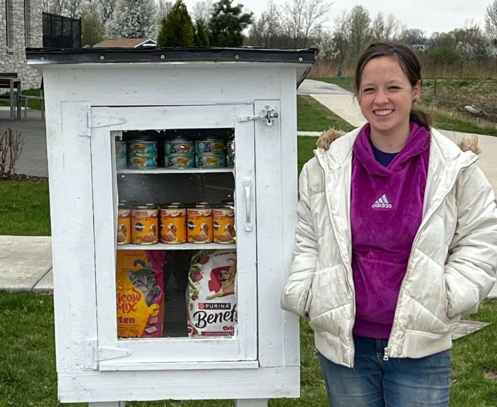 Girl Scout creates pet food pantry at South Suburban Humane Society