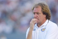 Legendary soccer broadcaster Ray Hudson announces retirement