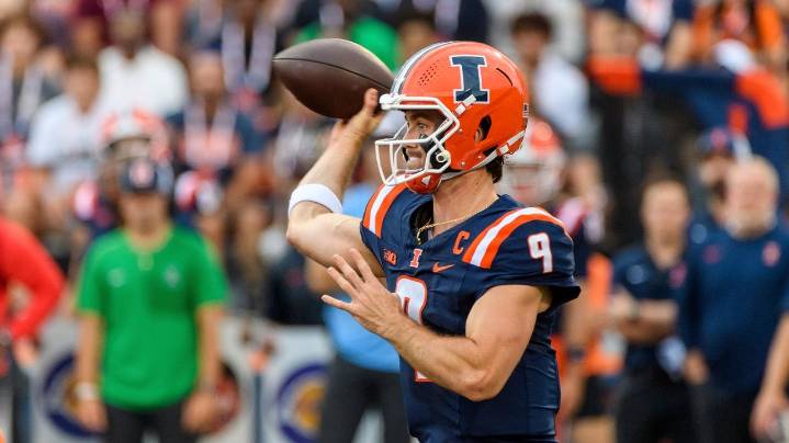 Luke Altmyer scores 3 TDs, No. 9 Illinois shuts out Western Michigan