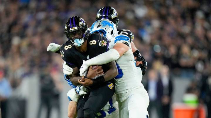 Ravens pushed around, Jackson chased down in humbling 38