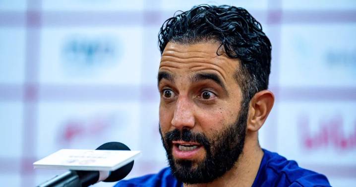 Ruben Amorim addresses Man United's Emi Martinez and Senne Lammens transfer dilemma