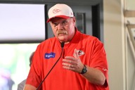 Andy Reid Shares Chiefs RB Plans After NFL Punished Kareem Hunt Andy Reid tweaks RB plans by utilizing rookie RB as Kareem Hunt gets fined by the NFL for his celebration vs. the Giants. Aryan Mamtani 