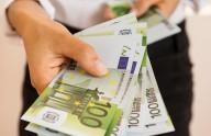 Pagar en efectivo y obtener un descuento: la moda que está resucitando el dinero en efectivo en España