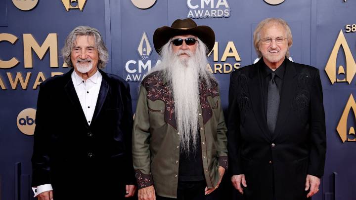 Country music legend shares heartbreaking update