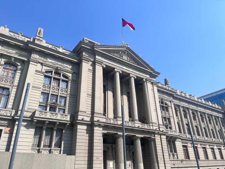 Valdivia: Corte Suprema ordena eliminar publicaciones ofensivas que afectaron a mujer y su familia