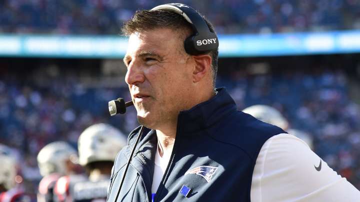 Mike Vrabel Issues Strong Message After Patriots Beatdown Of Panthers