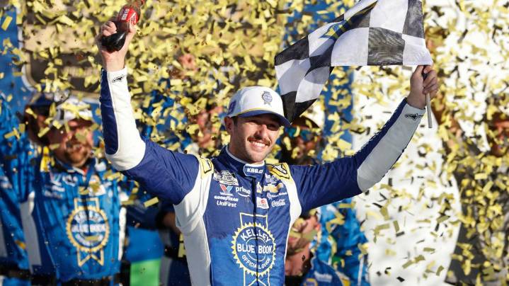Chase Elliott steals Kansas Speedway race in wild NASCAR overtime finish