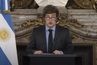 Milei dispara el gasto social tras su varapalo en las urnas