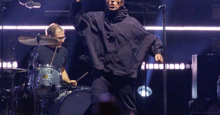 Oasis 'confirms' more shows with 4 word comment at end of Wembley Stadium show