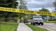 Encerrados como bestias: detienen a una pareja por encadenar a sus cinco hijos y someterlos a condiciones inhumanas