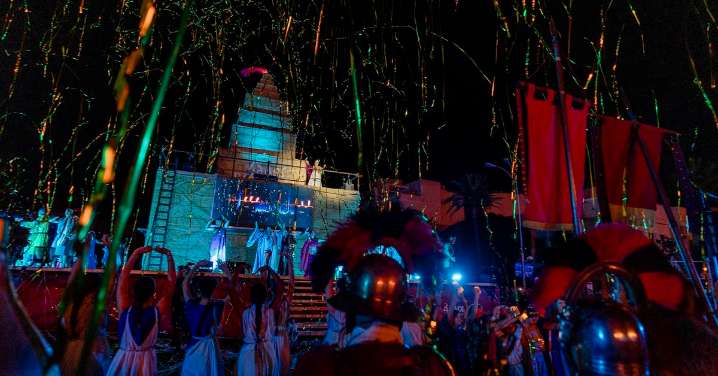 Las imágenes de "Foedus, Gaditanorum", el espectáculo de clausura del festival Cádiz Romana en las Puertas de Tierra