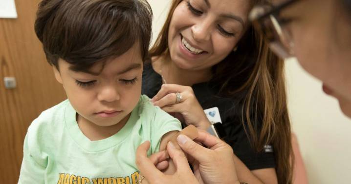 Uno de cada seis padres en EEUU rechaza el plan estándar de vacunación por falta de confianza