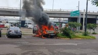 Camioneta se incendia por falla eléctrica en Mazatlán; es el segundo caso en la misma zona