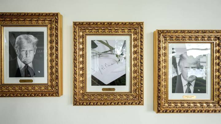 Trump quita la foto de Biden y la cambia por un 'autopen' en la galería de presidentes de la Casa Blanca