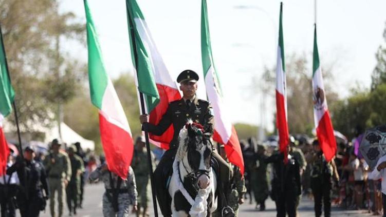 Convocan a desfile del 16; aquí horario y recorrido