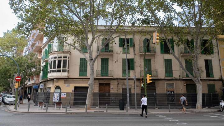El derribo del edificio de 31 de Diciembre diseñado por Gaspar Bennazar a punto de empezar