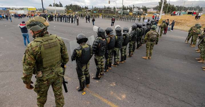 Alerta gobierno de Ecuador de “actos terroristas” en medio de las protestas sociales