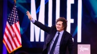 Javier Milei regresa hoy a la Argentina y prepara un acto de campaña en el sur