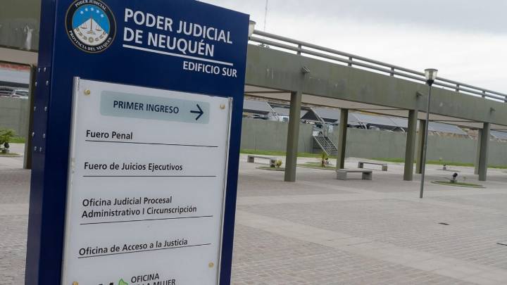 Un juez ordenó eliminar videos íntimos a empresas de mensajería digital por ser difundidos sin consentimiento