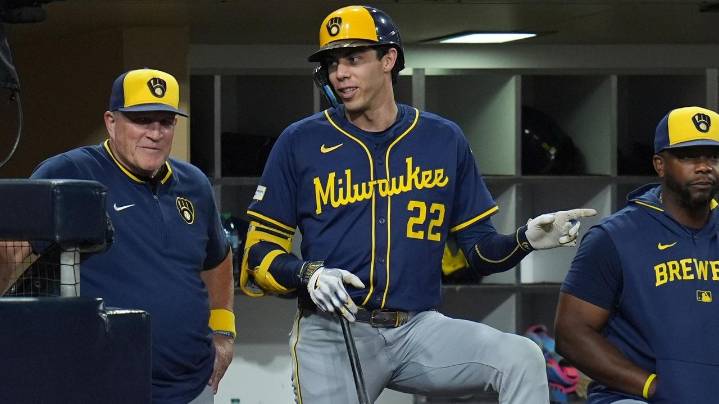 Fermin's 11th-inning single sends the Padres into the playoffs with 5