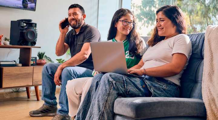 Internet en Perú: 92.6 % de hogares ya cuenta con conexión fija o móvil, según OSIPTEL
