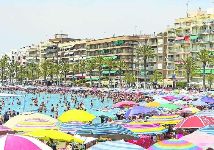 Consumo ya ha retirado 65.000 anuncios ilegales de Airbnb