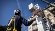 Zaragoza urbanizará los exteriores del pionero edificio rehabilitado energéticamente con módulos