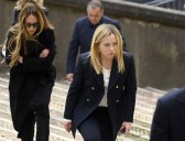 Giorgia Meloni se indigna por que un sitio publicó supuestas imágenes manipuladas con IA de ella y su hermana