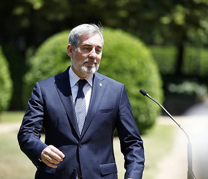 El informe de la crisis de los menores que piden asilo: el Gobierno sólo saca de Canarias a uno de cada 20 tras cinco meses