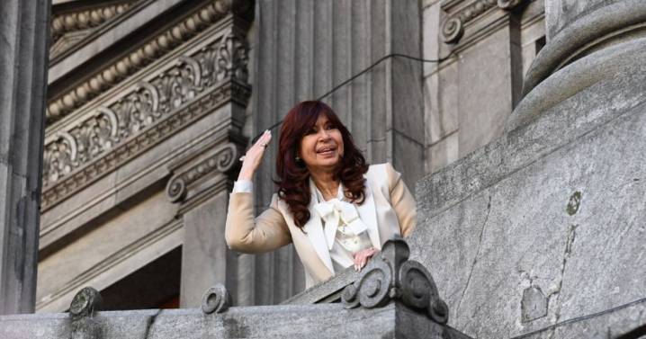 «Que olor a default»: Cristina Kirchner advirtió el colapso del plan económico de Javier Milei
