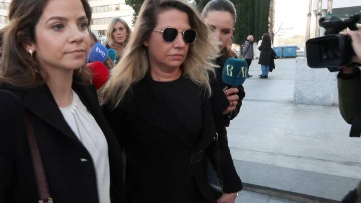 La asesora de Begoña Gómez acusa al juez Peinado de "mutilar" los autos de la Audiencia y contradecirse para poder imputarla
